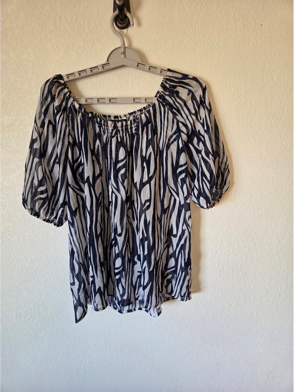 Unique Women's Blue and White Abstract Pattern Blouse with Puff Sleeves